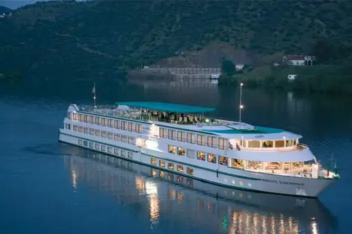 Infante Don Henrique 4* Super