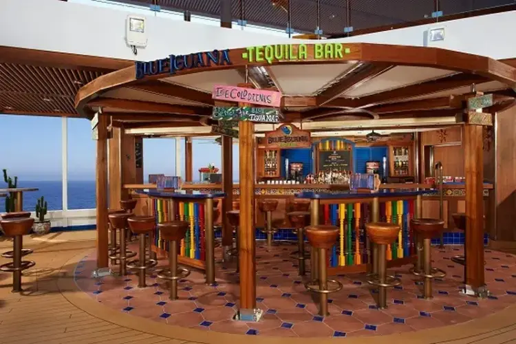 Carnival Breeze.webp