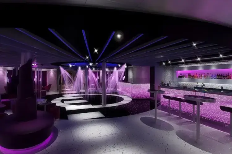 Carnival Breeze.webp