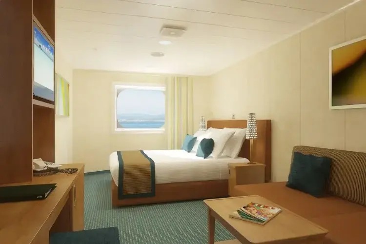 Carnival Breeze.webp