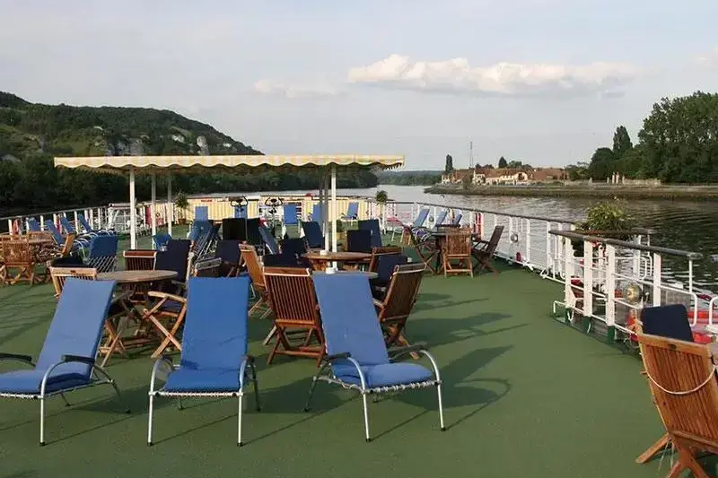 Солнечная палуба.webp