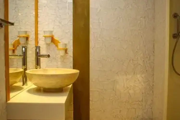 Running on Waves .webp