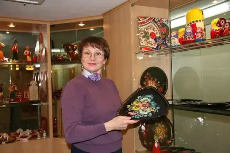 Сувенирный киоск.webp