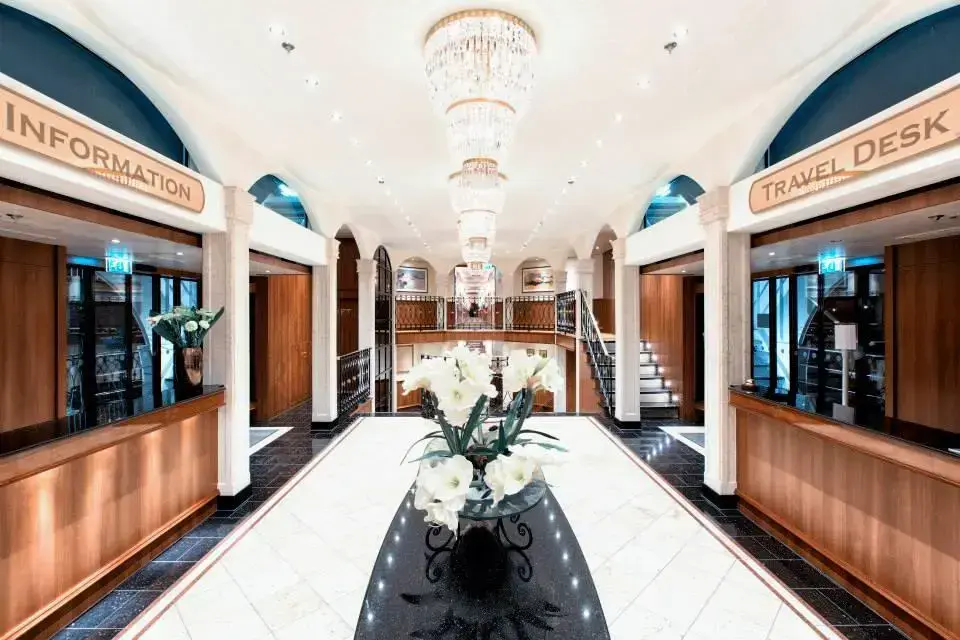 Центральное фойе.webp