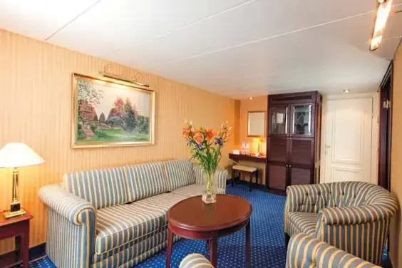 Каюта ГРАНД ЛЮКС с французским балконом на Верхней палубе 2.webp