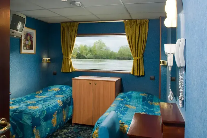 nizСтандартная каюта на Главной палубе mistral.webp