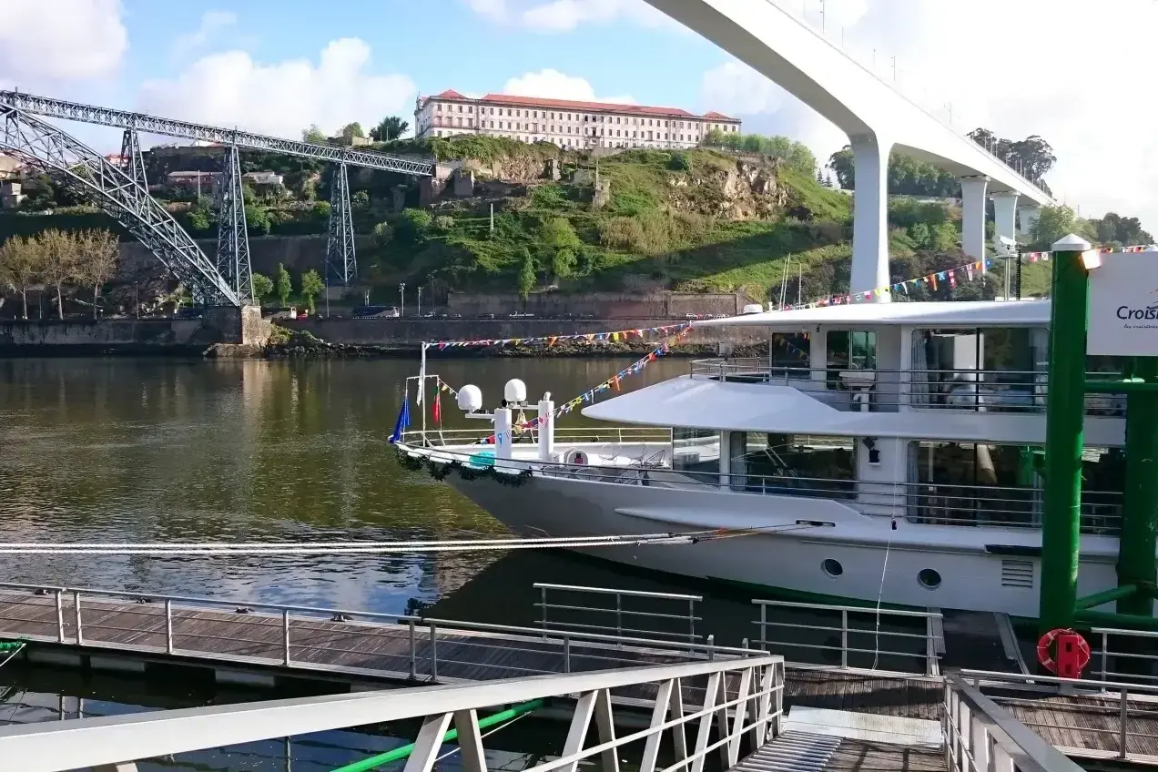 Теплоход MIGUEL TORGA 5 Якорей.webp