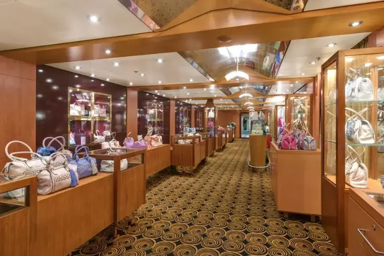 020_Ship_MSC_Armonia_ San_Marco_shopping.webp