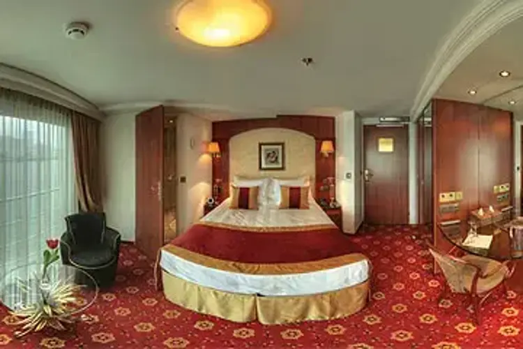 Кат В и С панорама.webp