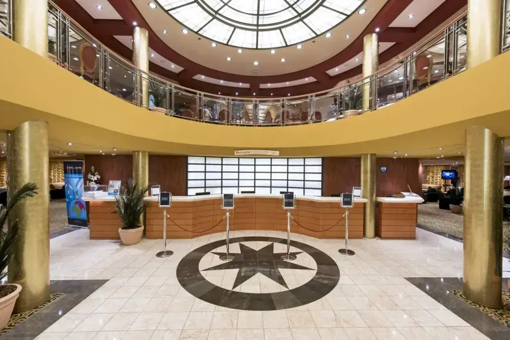 18 MSC Sinfonia, Reception.webp