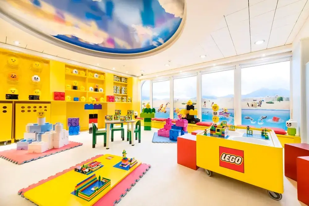 13_children_Lego_Experience.webp