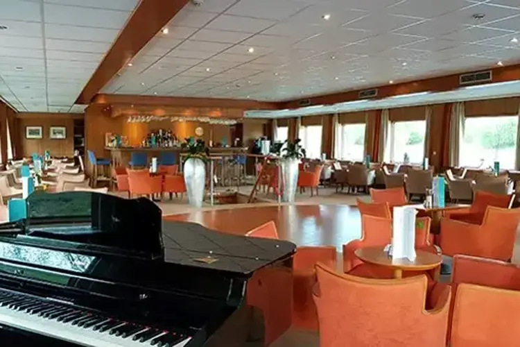 музыкальный салон 2.webp