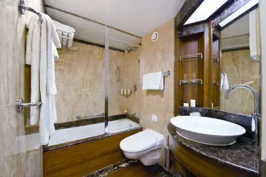 BATHROOM VERANDA.webp
