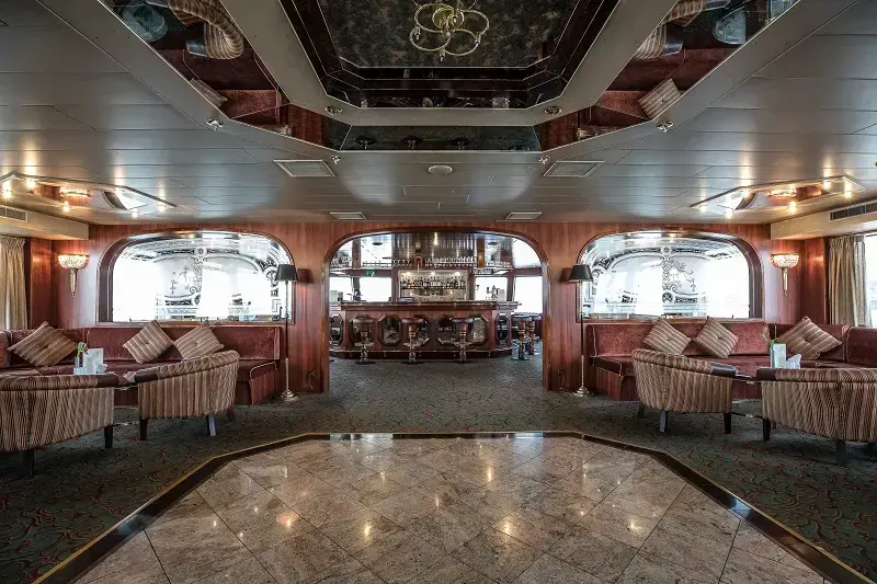 BW-Swiss Crystal bar lounge-3014.webp