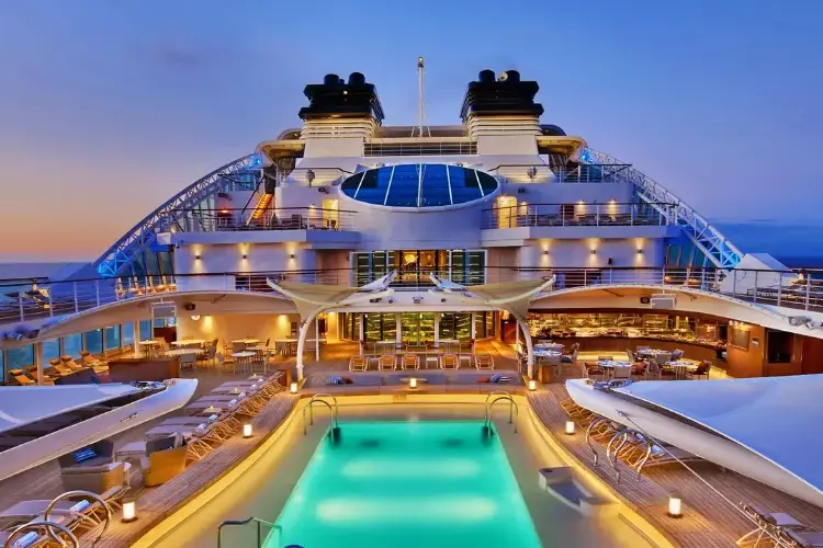 seabourn-encore-01pooldeck-el162.9te1hy36.webp