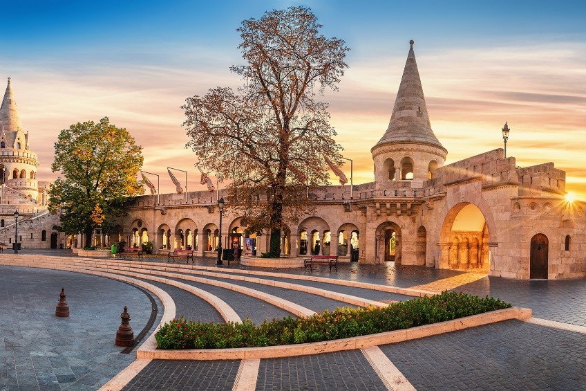 danube-hongrie-budapest-bastion-pecheurs-augustin-lazaroiu-shutterstock