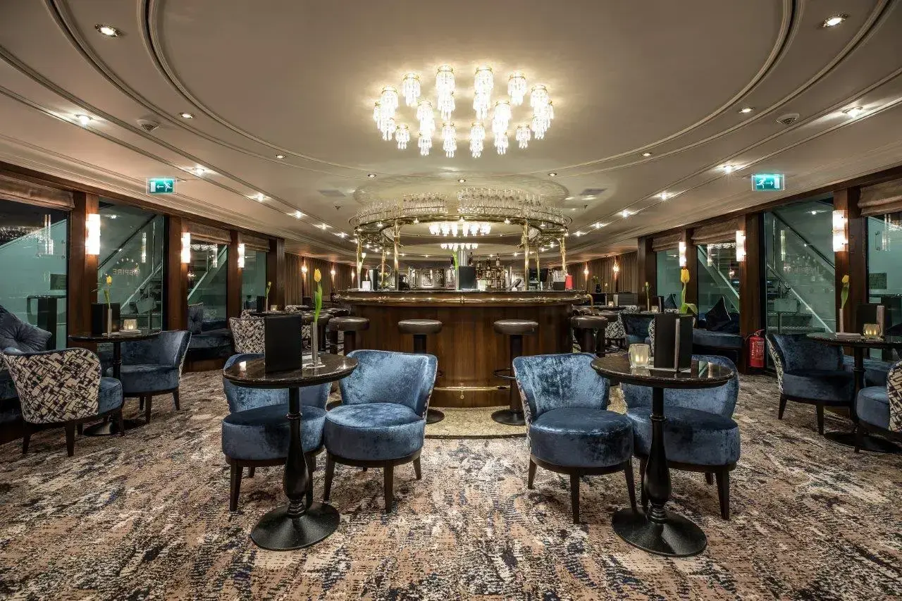 BW Lounge-Bar by night-5876.webp