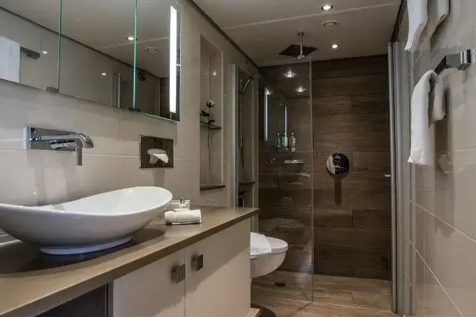 BW Room 304-5432.webp