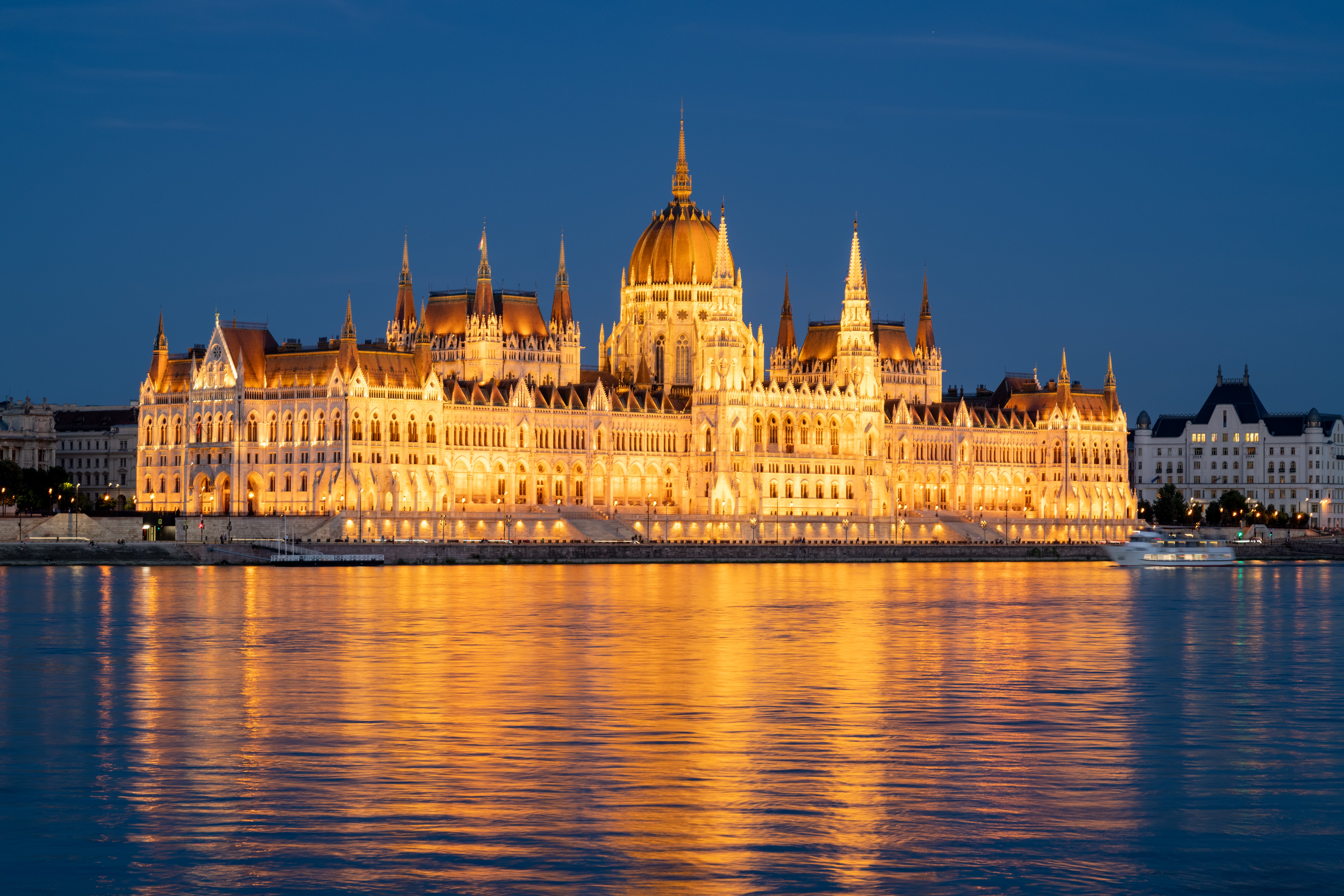 Hungary__Budapest__Parliament_and_Bridge._Night_Kristina_Perreault_Kristina_Perreault.jpg