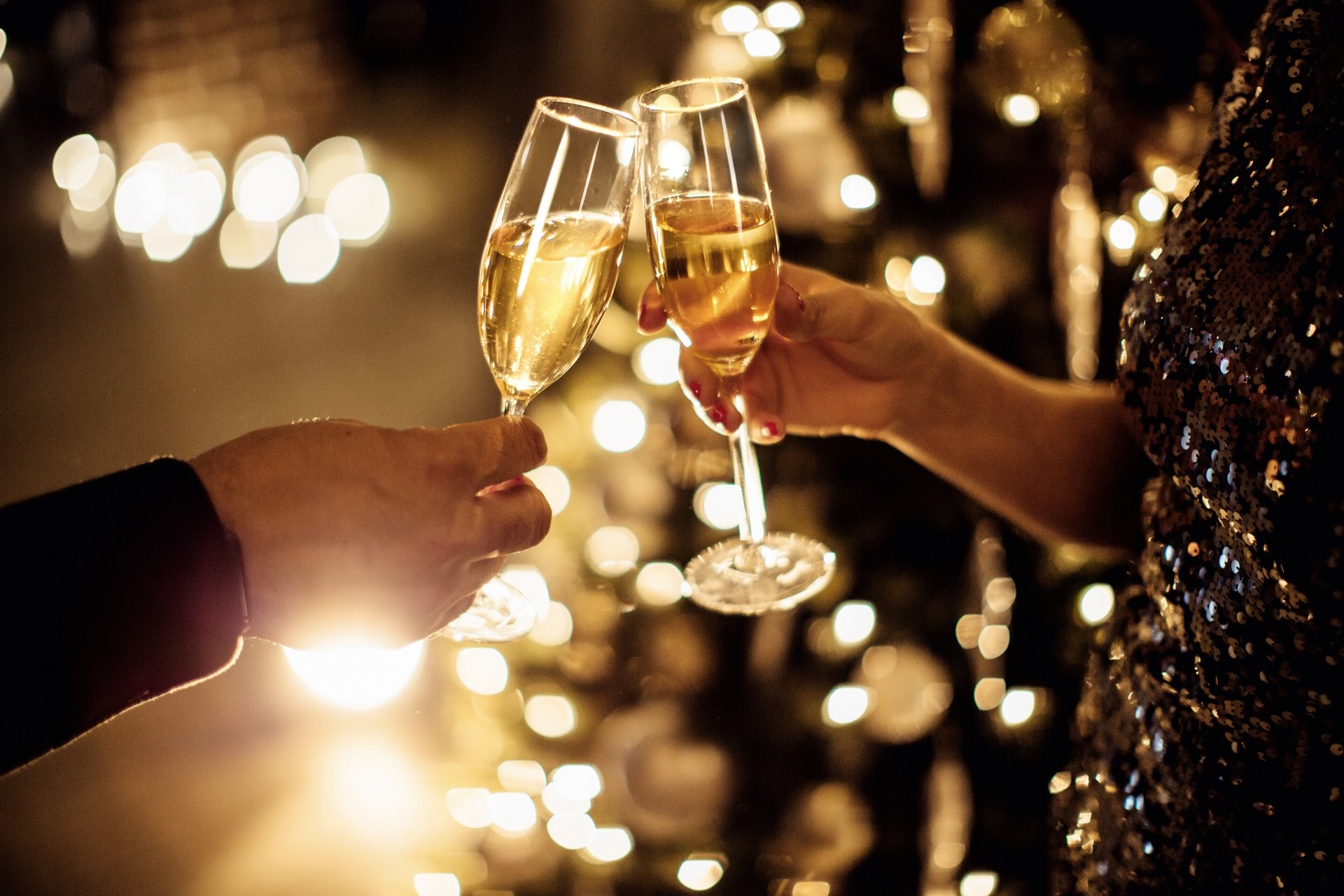 csm_DIVERSE_SEKTGLAESER_SILVESTER_sRGB_b52a82f5a9.jpg