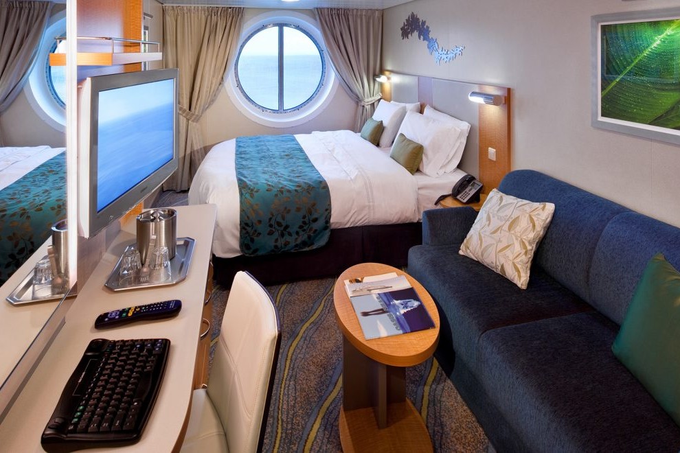 RCI_Oasis-Staterooms_HiRes-tif_Oceanview-CatI-sized-1240x660 (1).jpg