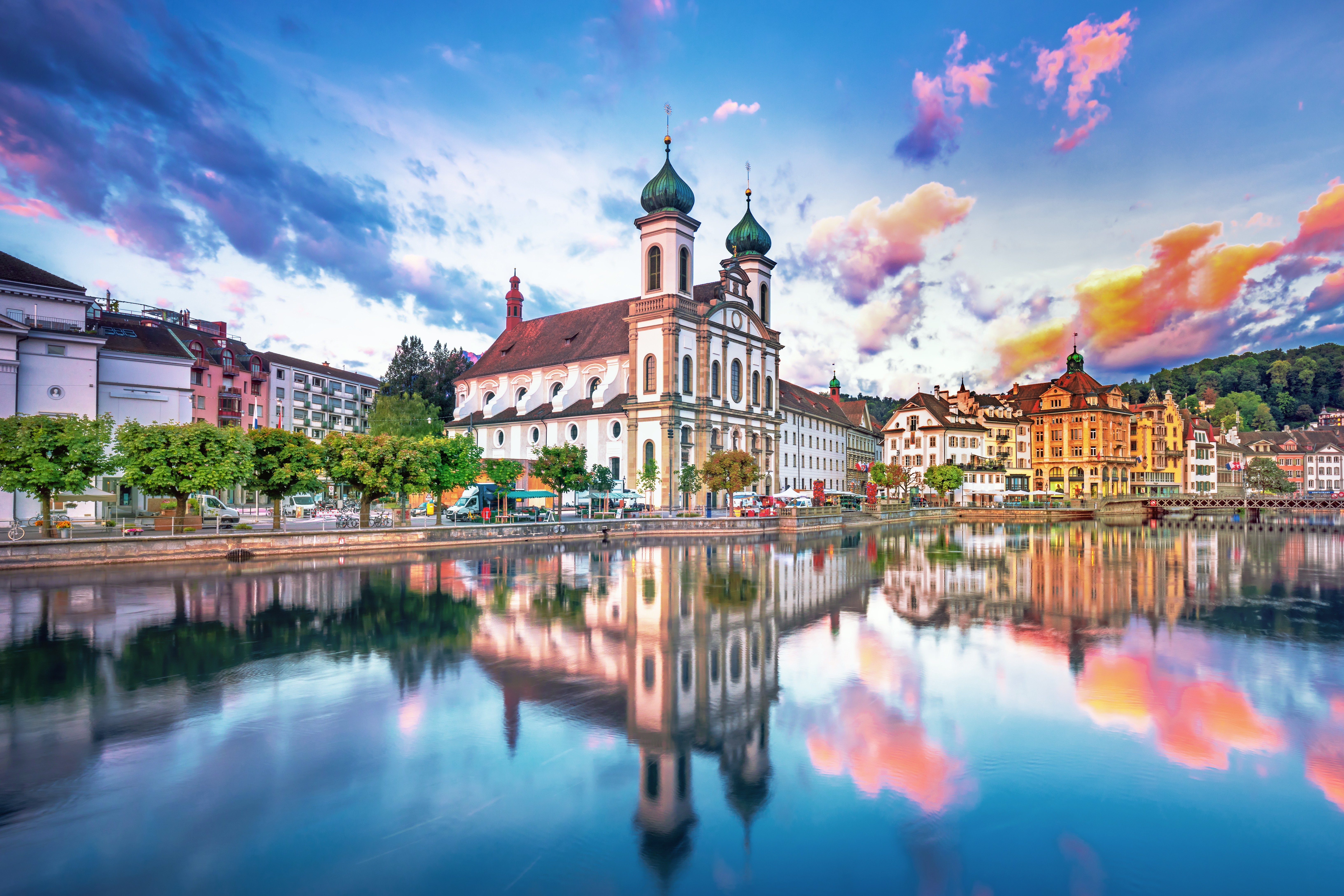 City_Center_Luzern_shutterstock_1559053958.jpg