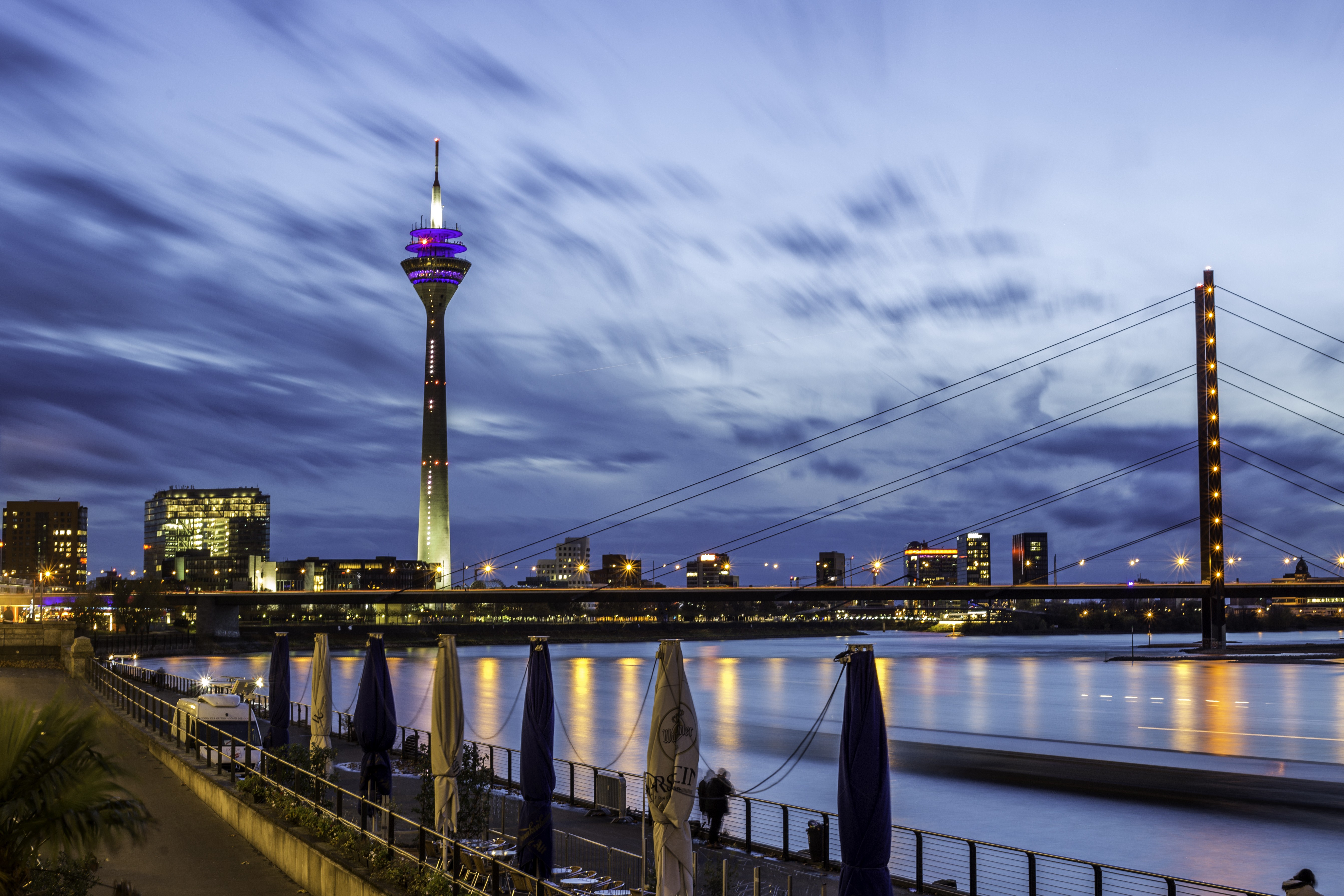 duesseldorf-adobestock-127945288.jpeg