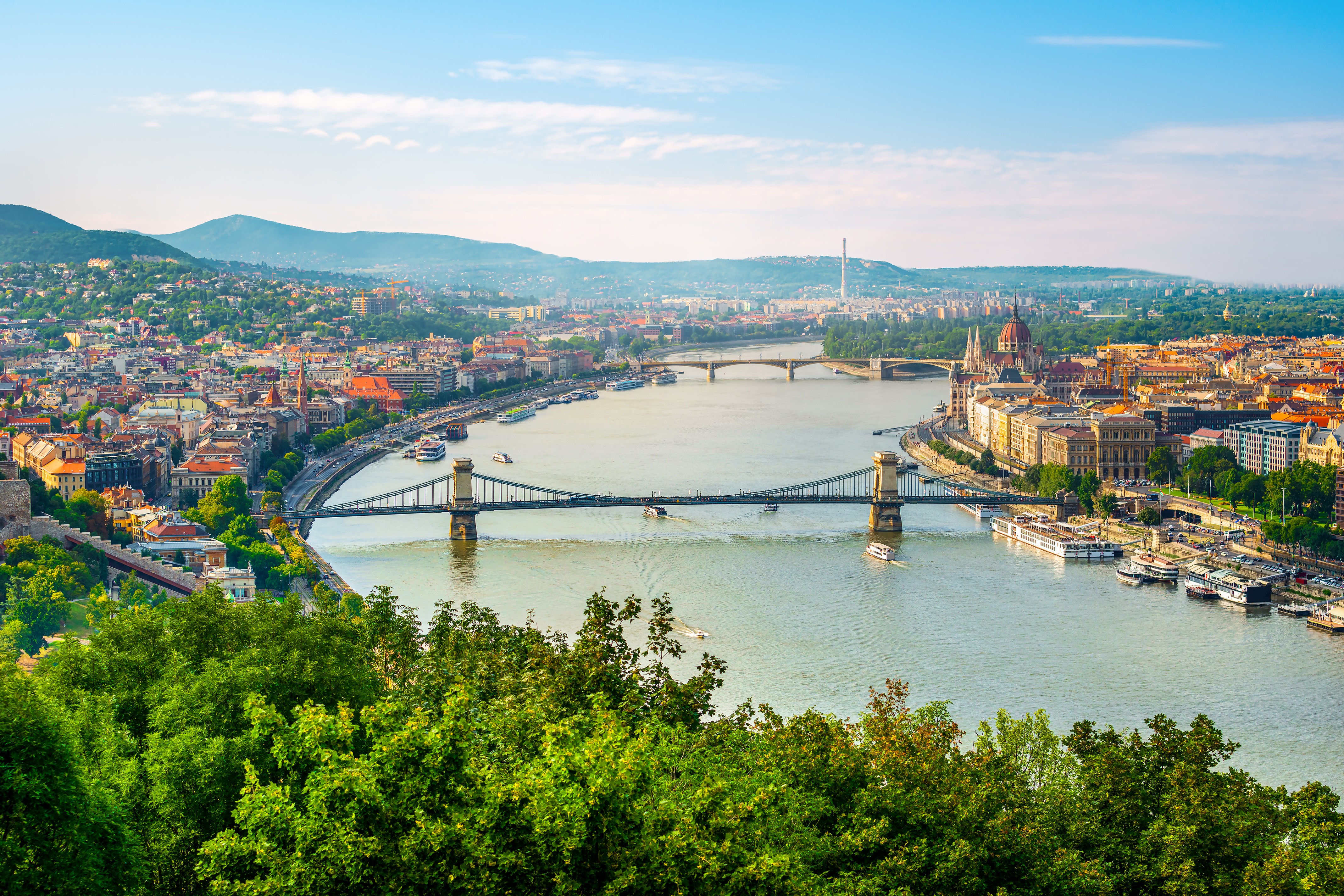 budapest-adobestock-269812810.jpeg