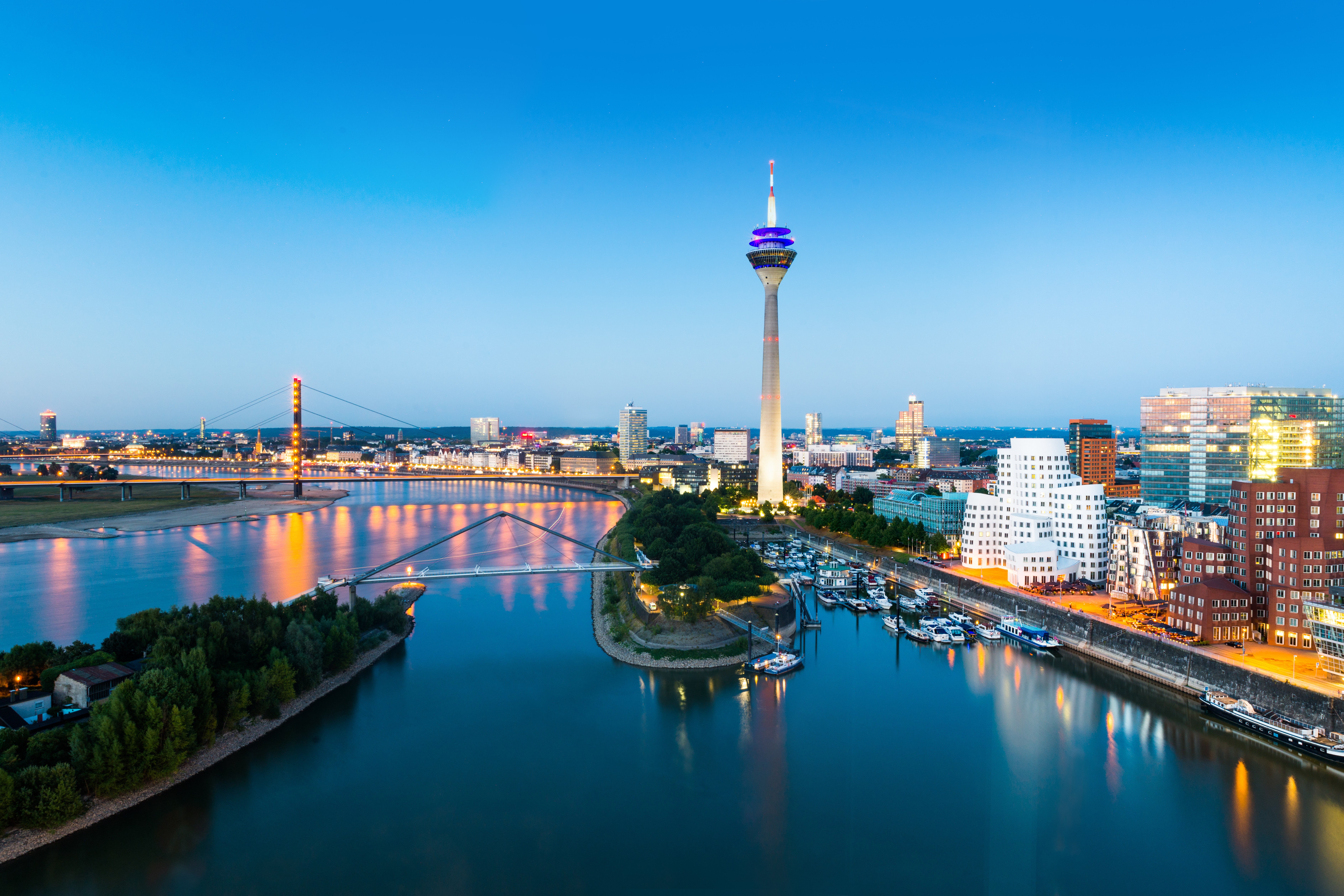 duesseldorf-adobestock-109991420.jpeg