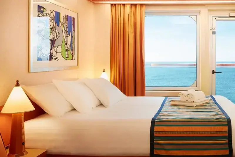 2 Terrace-with-sea-view-cabin.webp