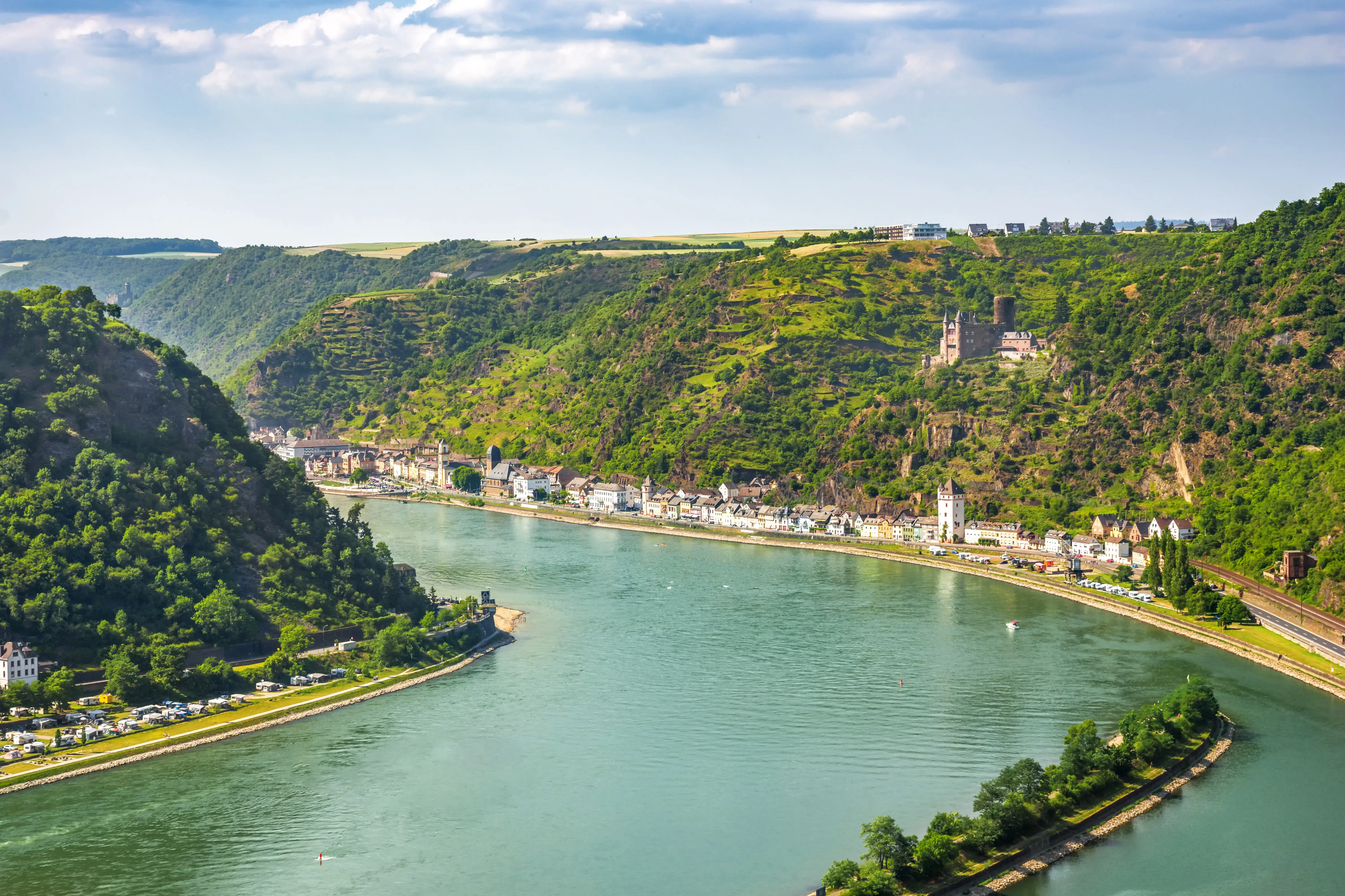 rhein-adobestock-266365171.webp