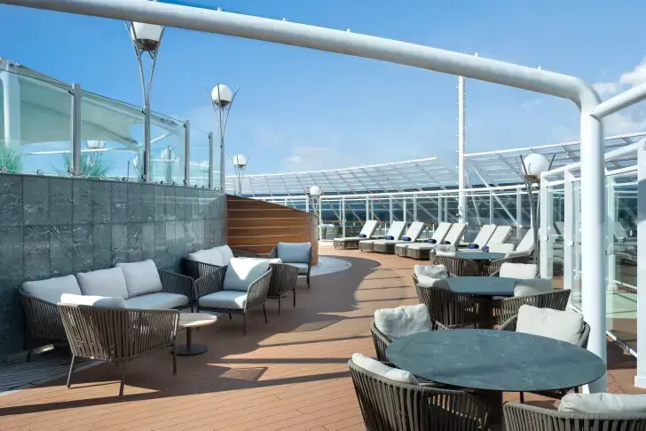 MSC25039999MSC Fantasia, MSC Yacht Club The One Bar.webp