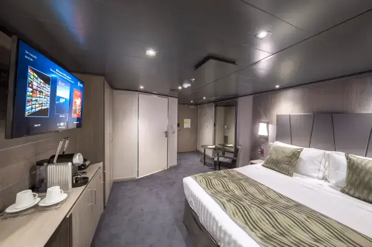 MSC21007867MSC Seashore, MSC Yacht Club Interior Suite for guest with disabilities or reduced mobility (YIN).webp