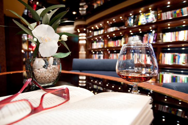 MSC14000685MSC Splendida, MSC Yacht Club.png