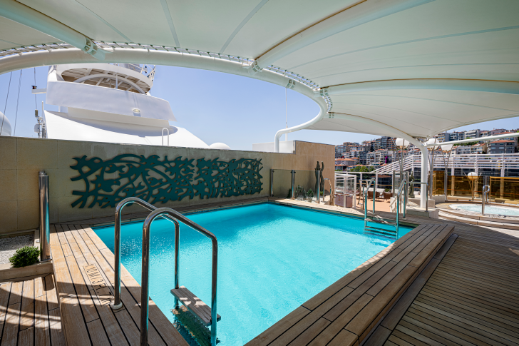 MSC25042571MSC Splendida, MSC Yacht Club - The One Pool.png