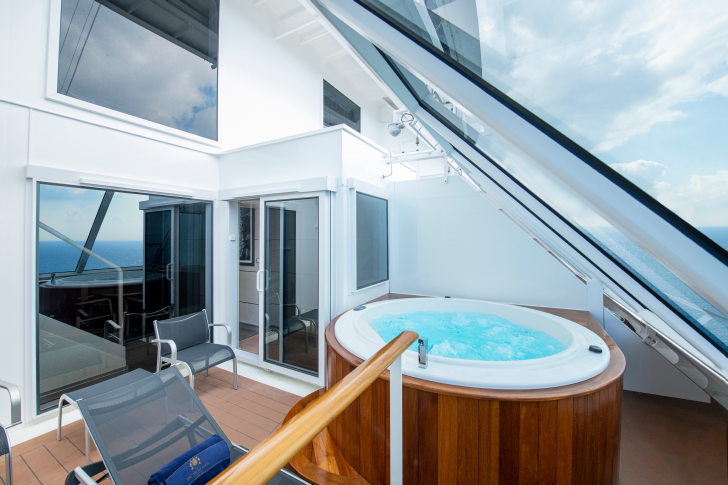 MSC21006853MSC Virtuosa, MSC Yacht Club Duplex Suite with whirlpool bath (YJD).png