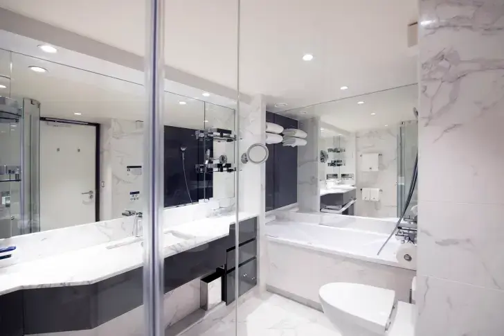 MSC21006872MSC Virtuosa, MSC Yacht Club Royal Suite with whirlpool bath (YC3).webp