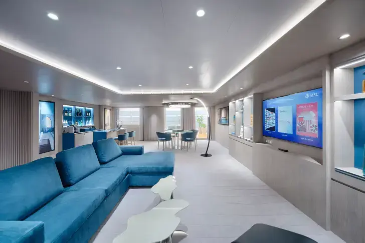 MSC25042092MSC World America, MSC Yacht Club Owner's Suite with Whirlpool Bath (YC4).webp