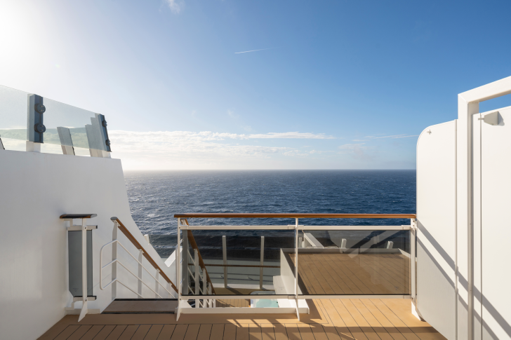 MSC25038075MSC World Asia, MSC Yacht Club Duplex Suite with Whirlpool bath (YJD).png