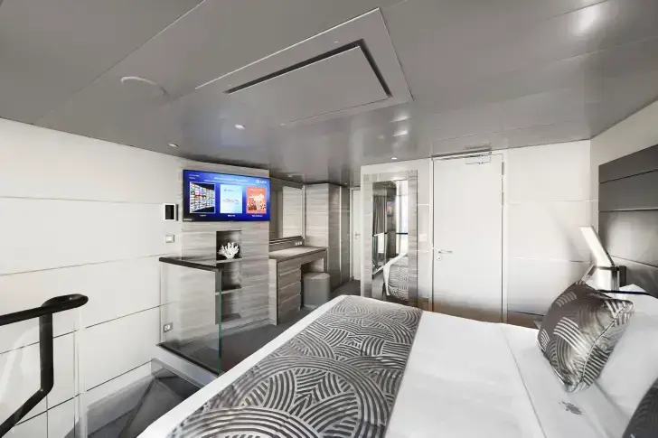 MSC25038073MSC World Asia, MSC Yacht Club Duplex Suite with whirlpool bath (YJD).webp