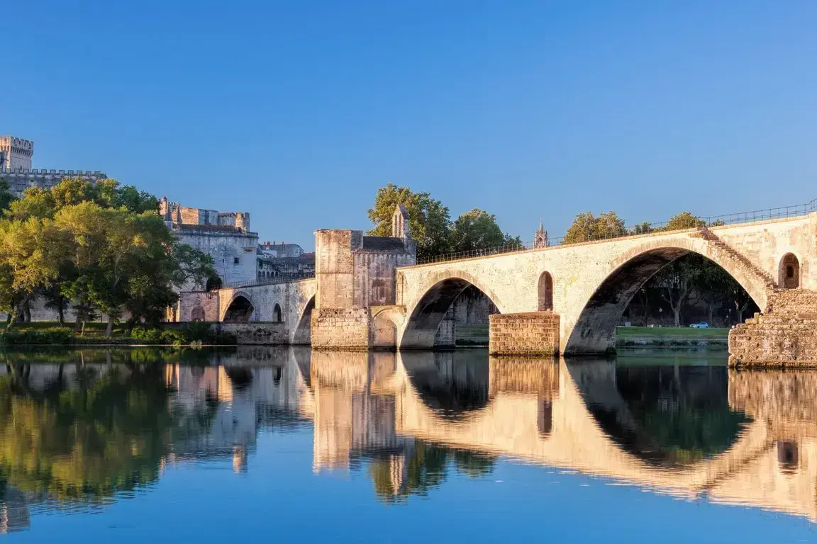 csm_AdobeStock_116087207_Avignon_29b8b60f67.webp