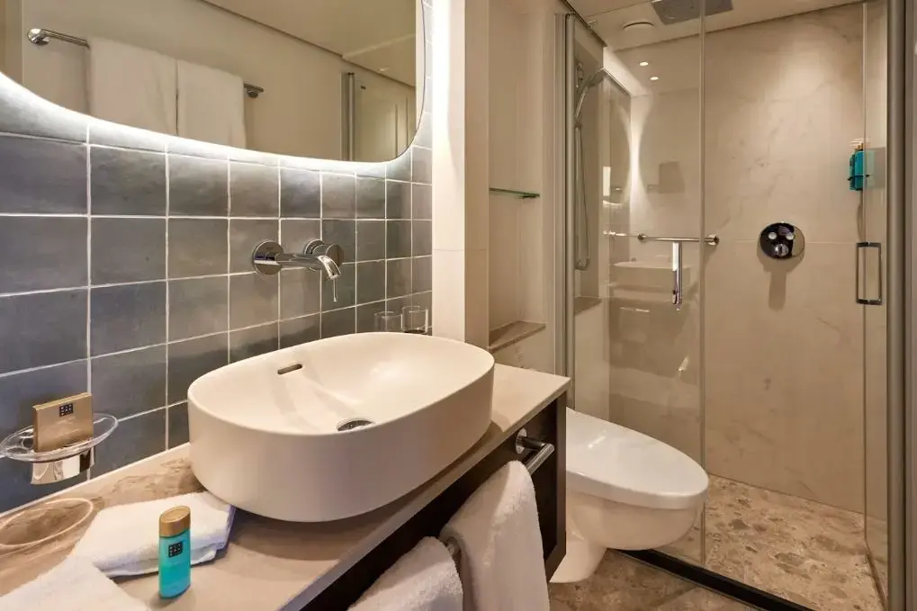 Double Cabin Emerald 3.webp