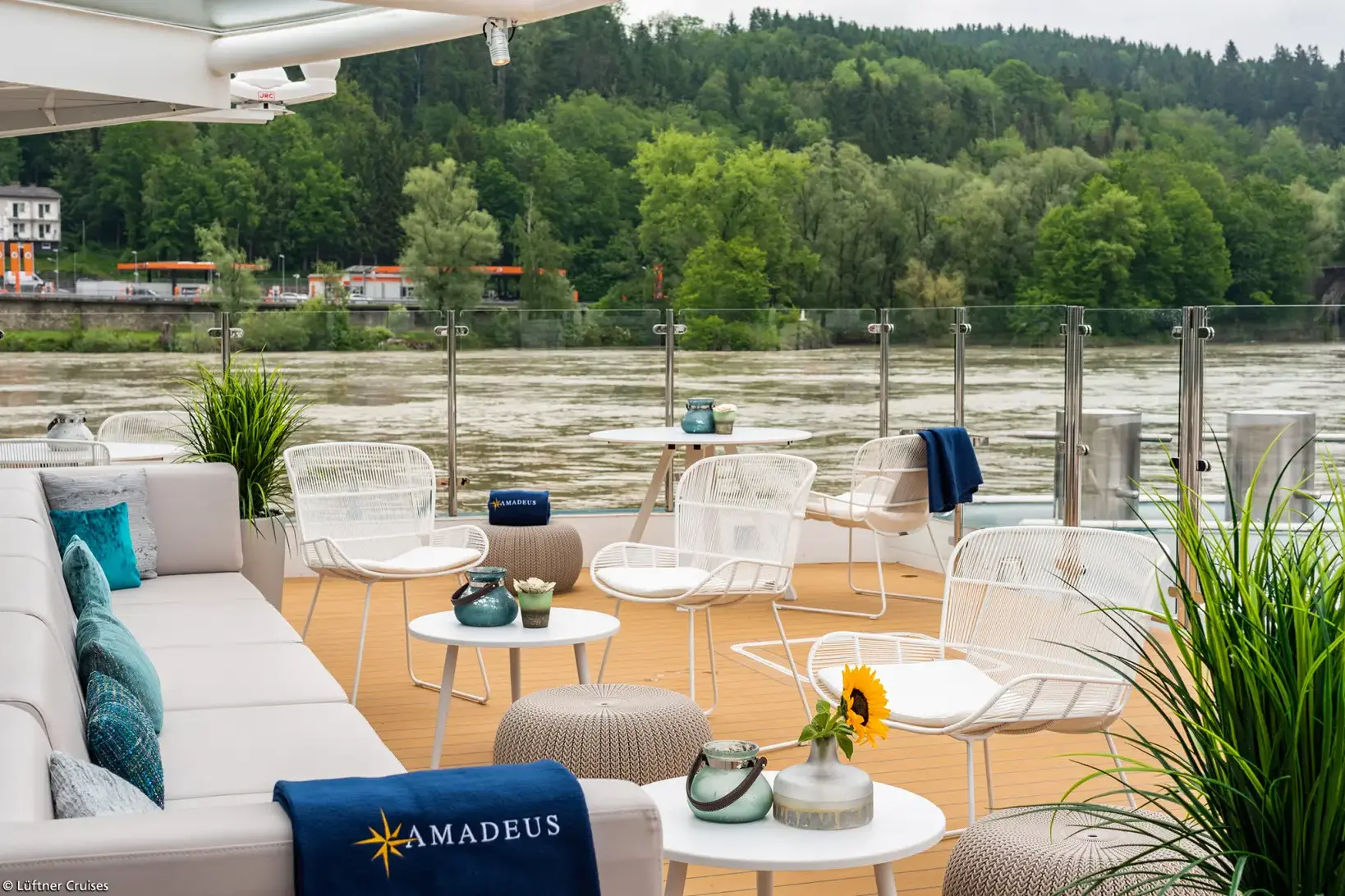 amadeus-flusskreuzfahrten-ms-amadeus-star-river terr.webp