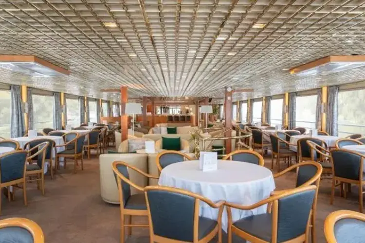 restaurant.webp