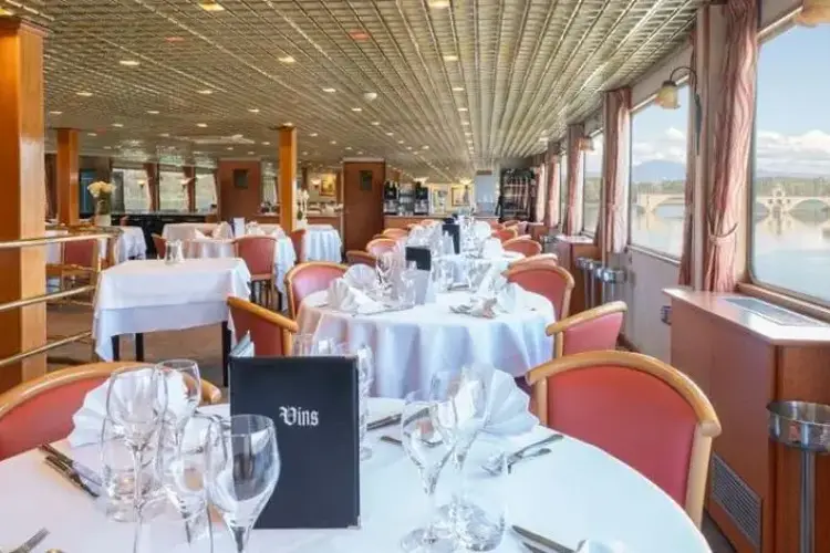 Restaurant.webp