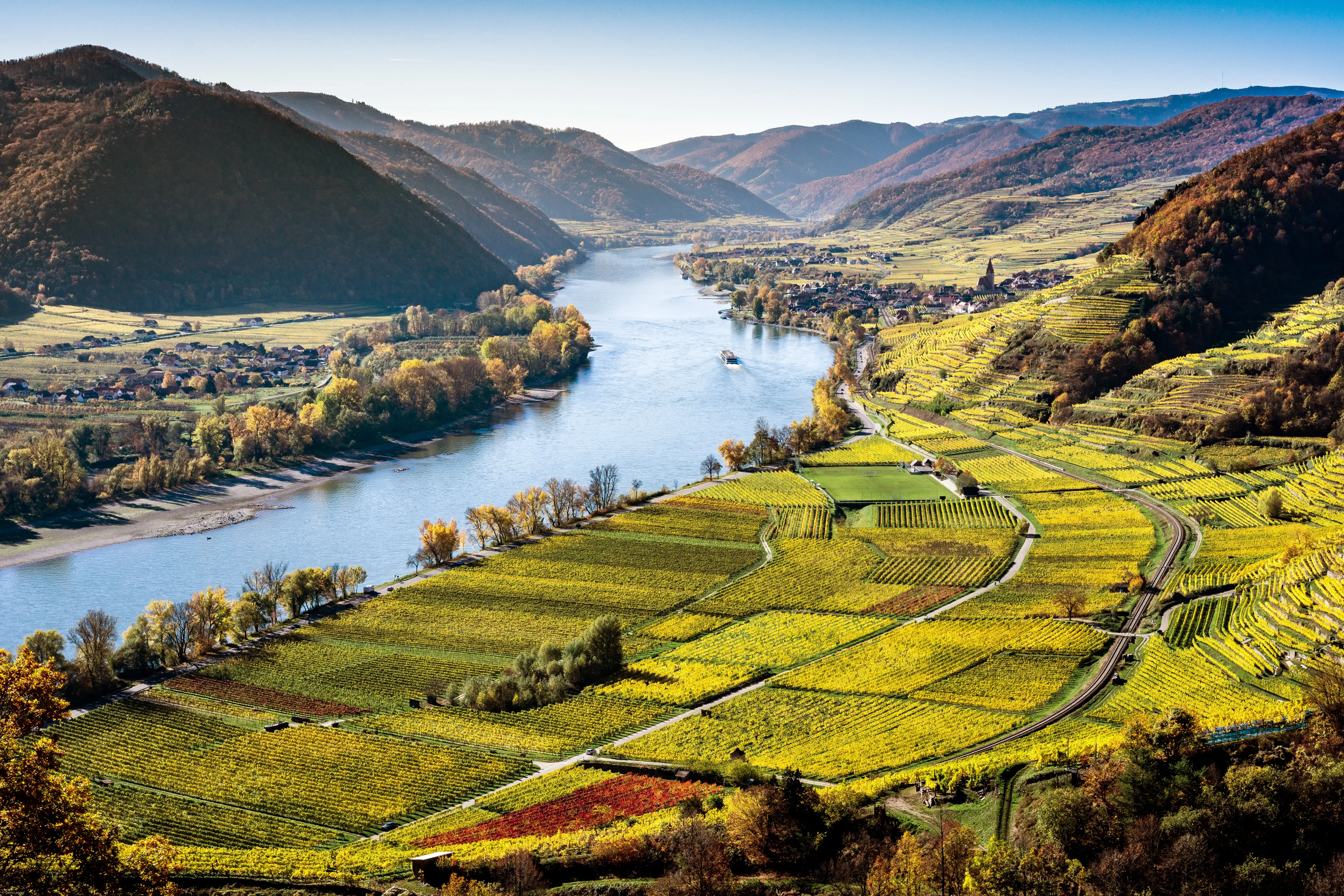 wachau-adobestock-222528810.webp