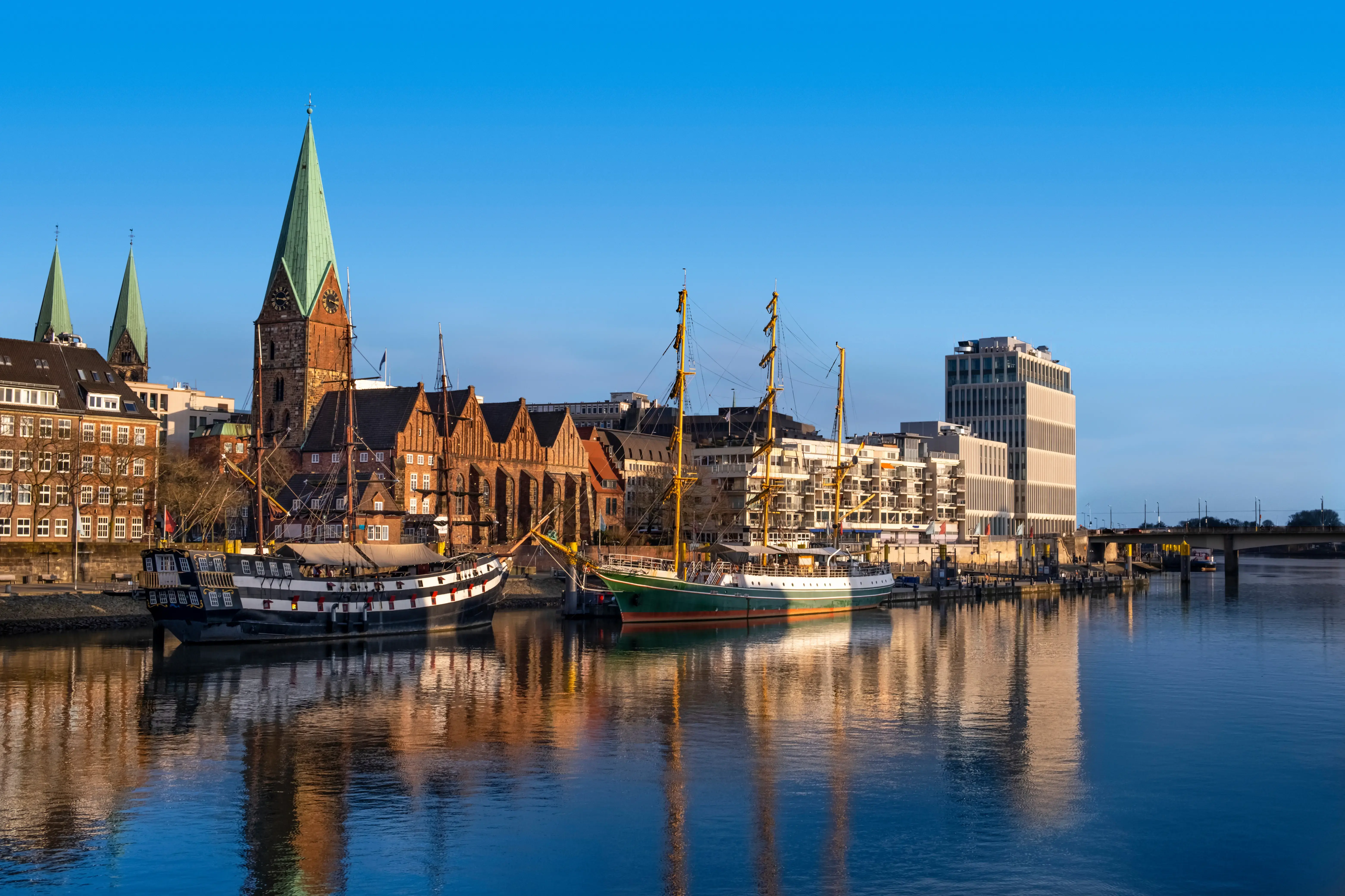 bremen-weser-adobestock-326032586.webp