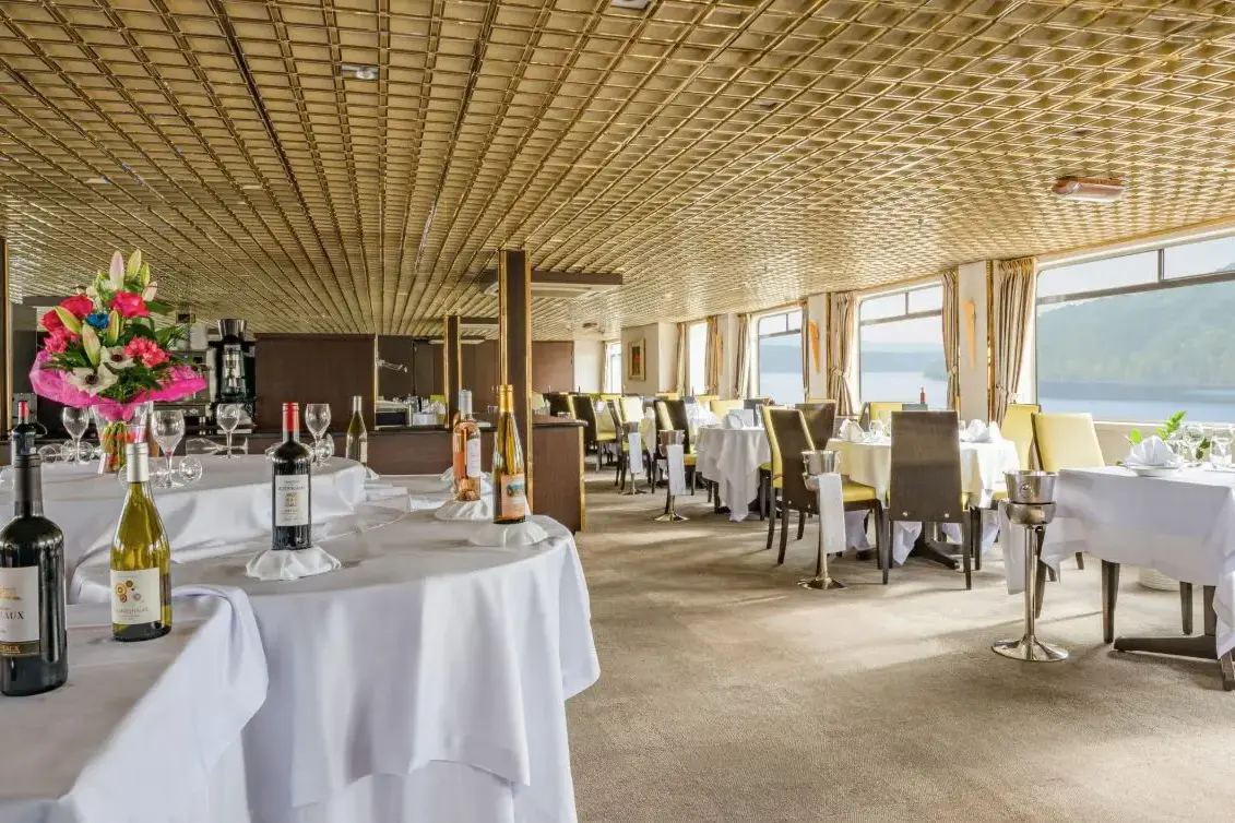 Restaurant_8.webp