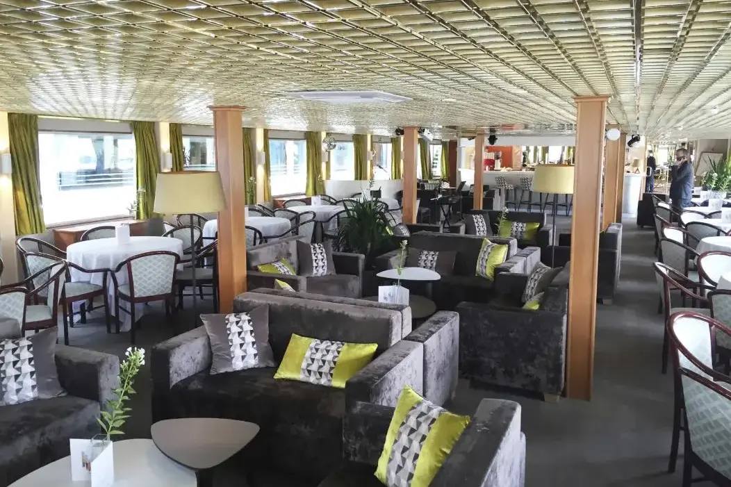 6 MS France Restaurant.webp