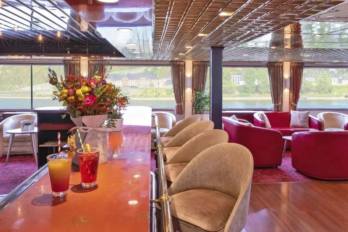 MS Mona Lisa Bar 1.webp